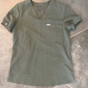 Figs one pocket scrub top